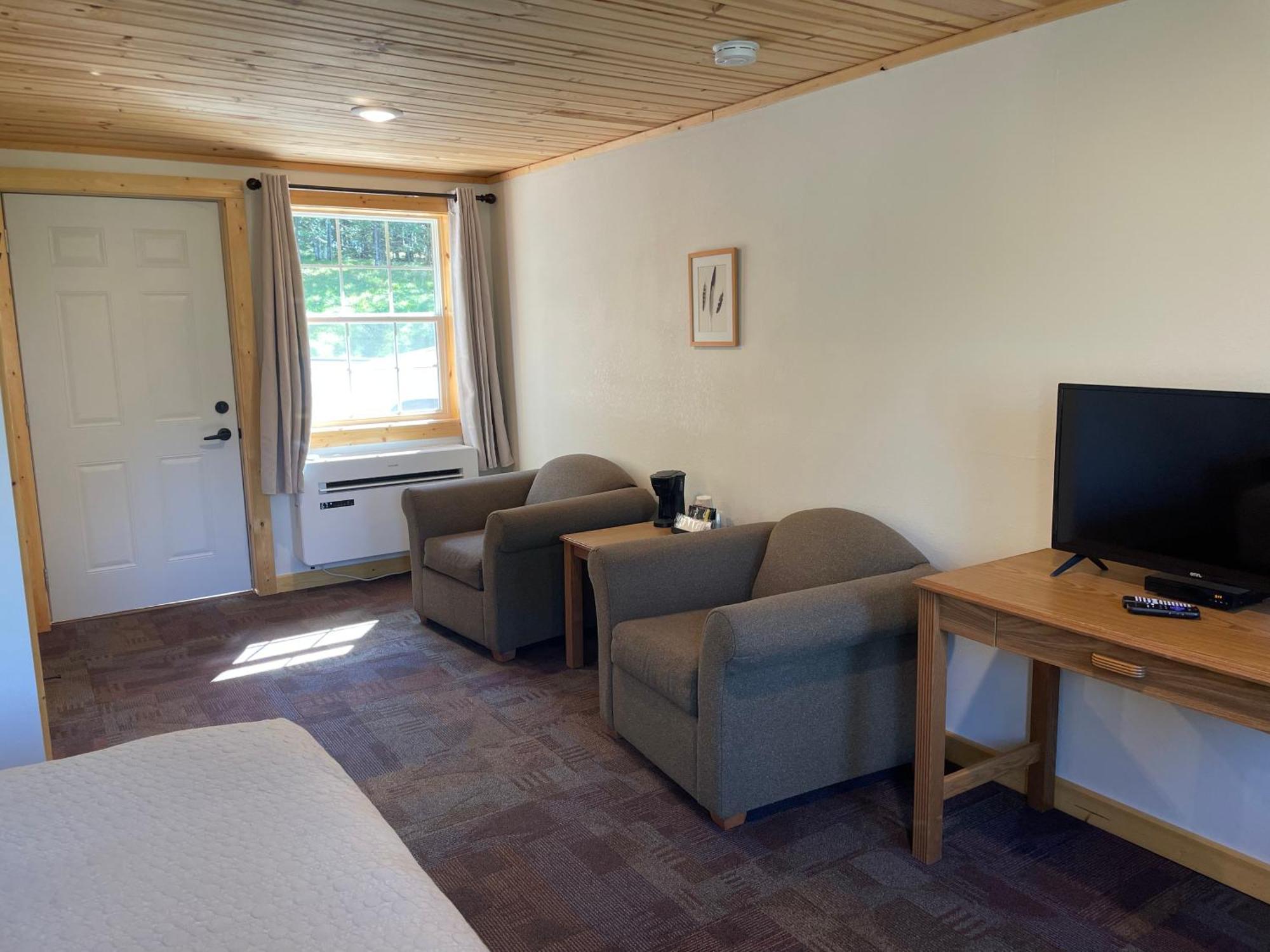 Hanging Horn Lakeside Resort Moose Lake المظهر الخارجي الصورة