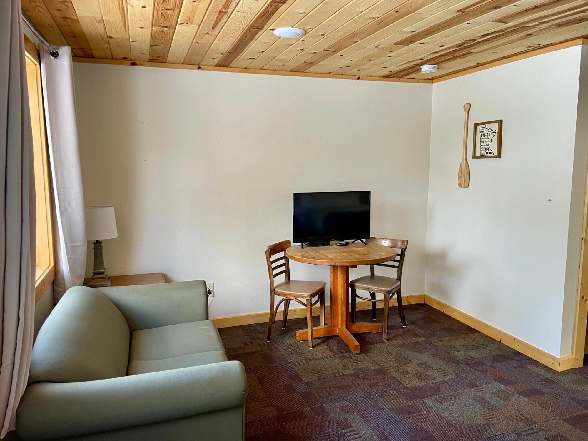 Hanging Horn Lakeside Resort Moose Lake المظهر الخارجي الصورة