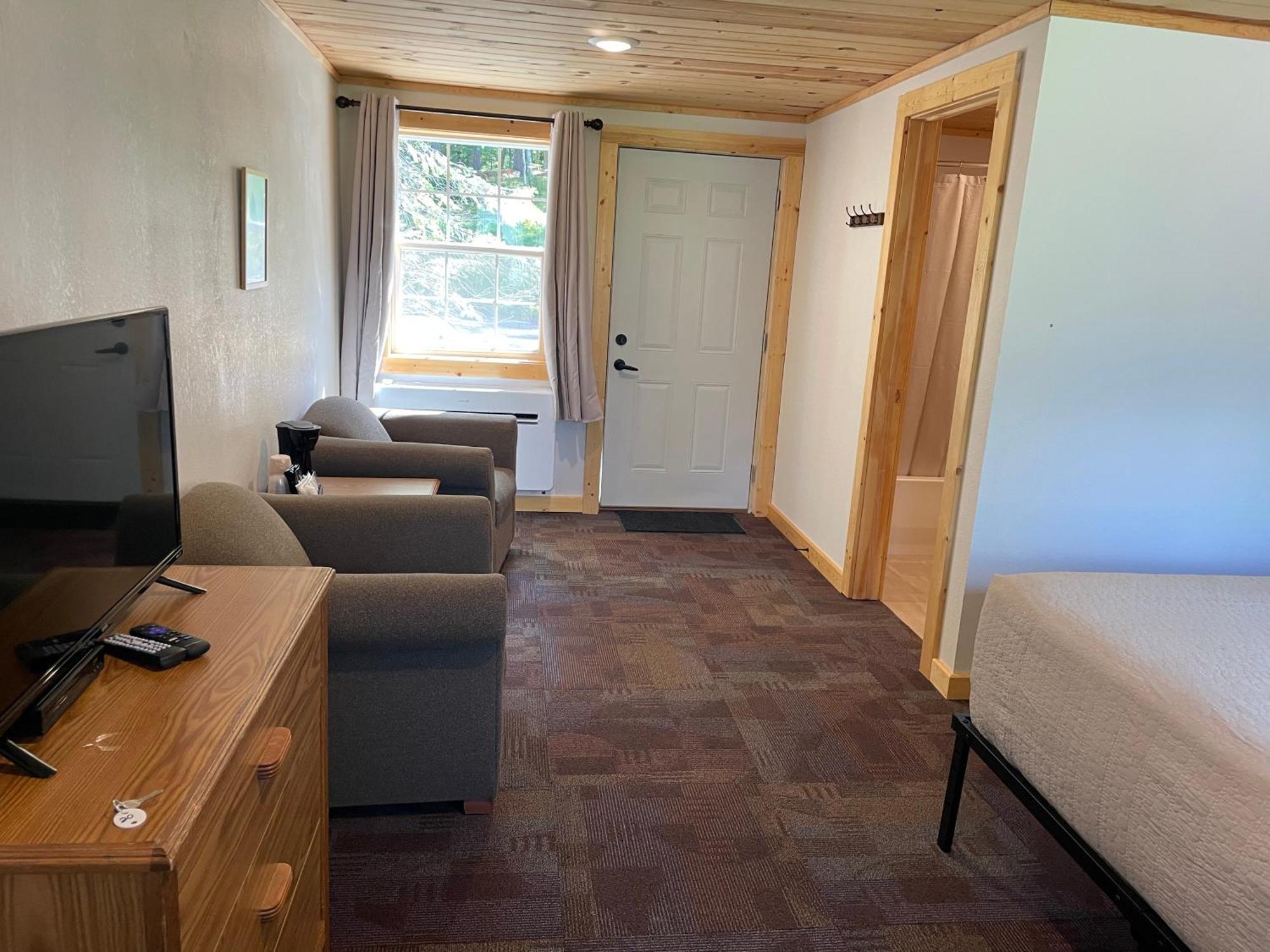 Hanging Horn Lakeside Resort Moose Lake المظهر الخارجي الصورة